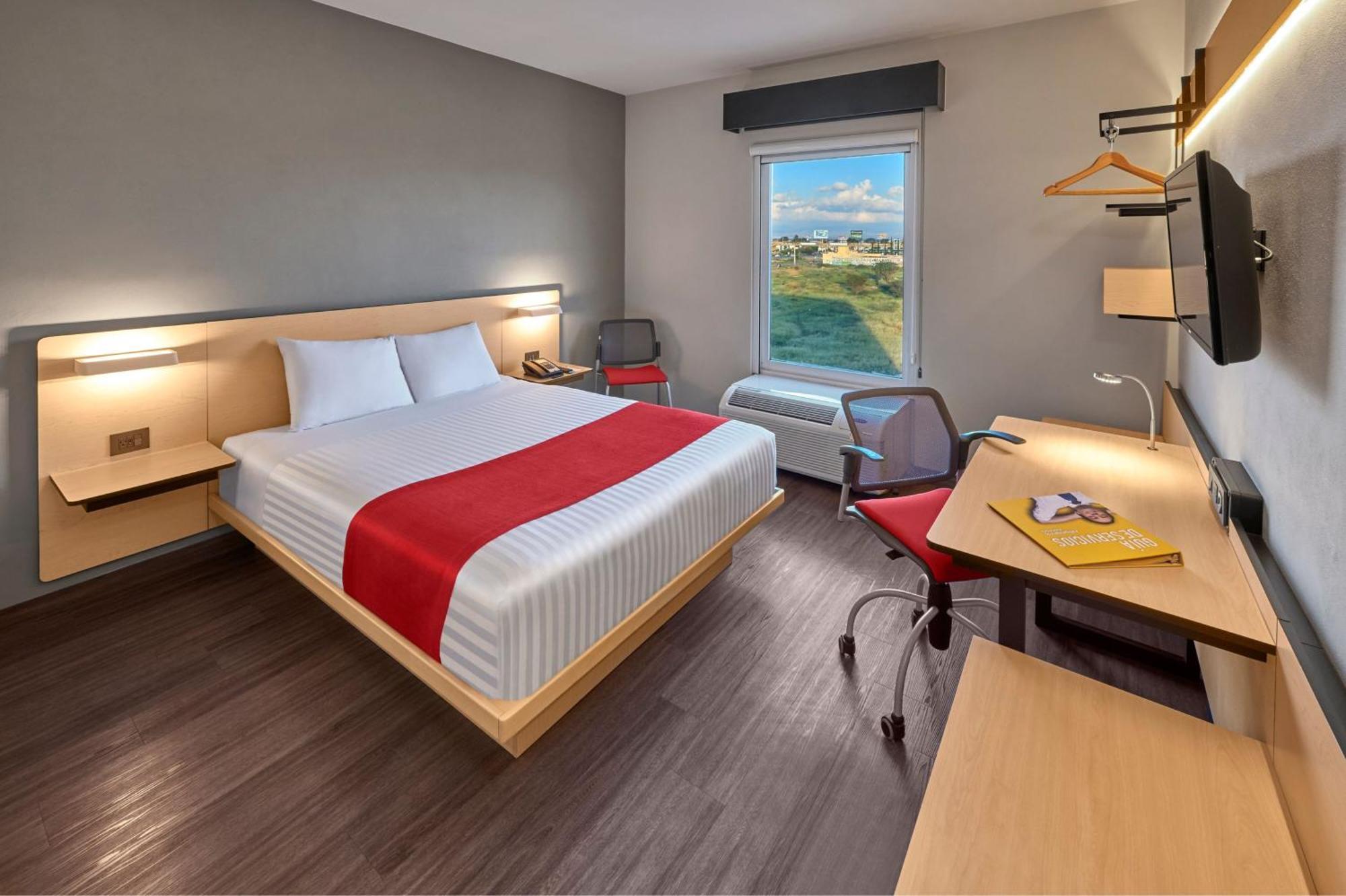 Where to Stay Near Alfonso Lastras Stadium: 4 Best Business Hotels