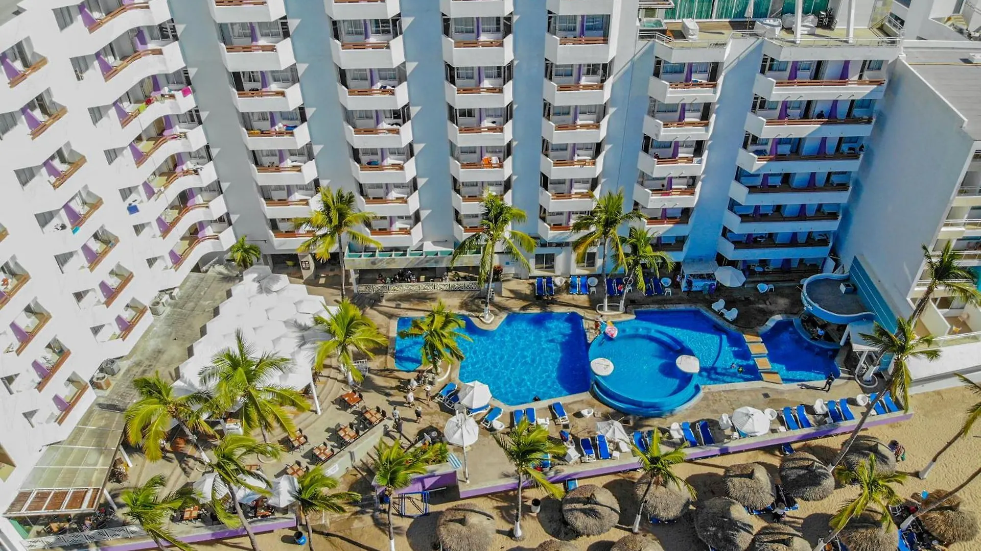 Staying In Zona Dorada: 4 Budget Hotels Compared