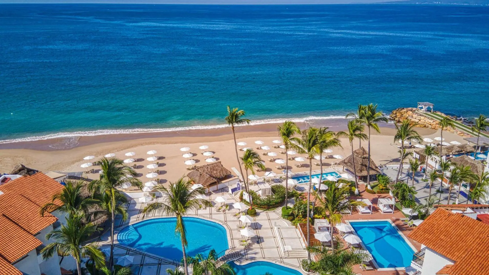 4 Beach Hotels Near Marina Vallarta Worth Booking