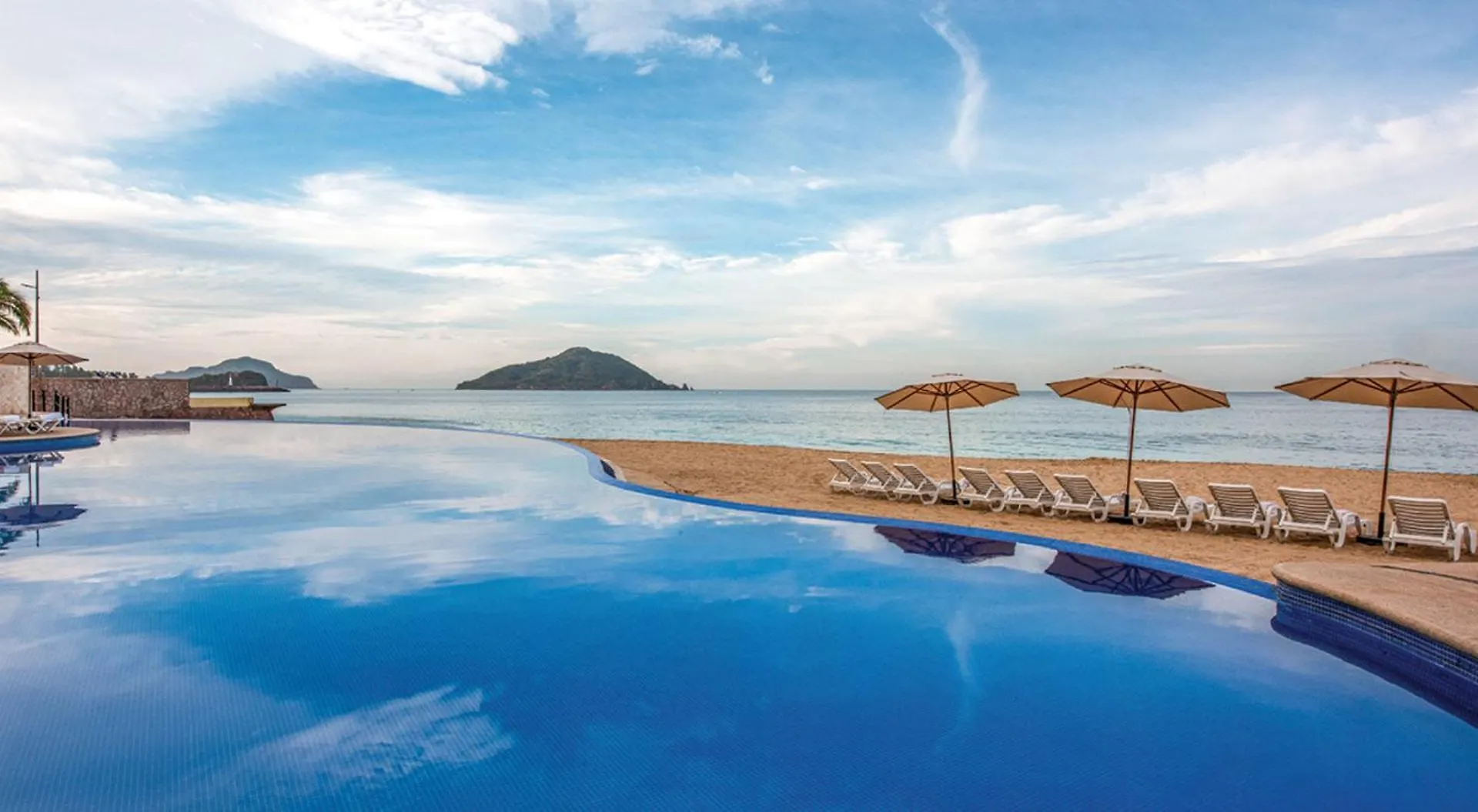 Where to Stay in Mazatlan: 4 Best Budget Hotels