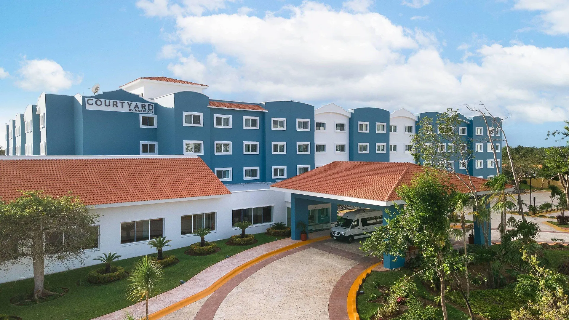 6 Business Hotels Near Mayan Museum Cancun for Smart Stays