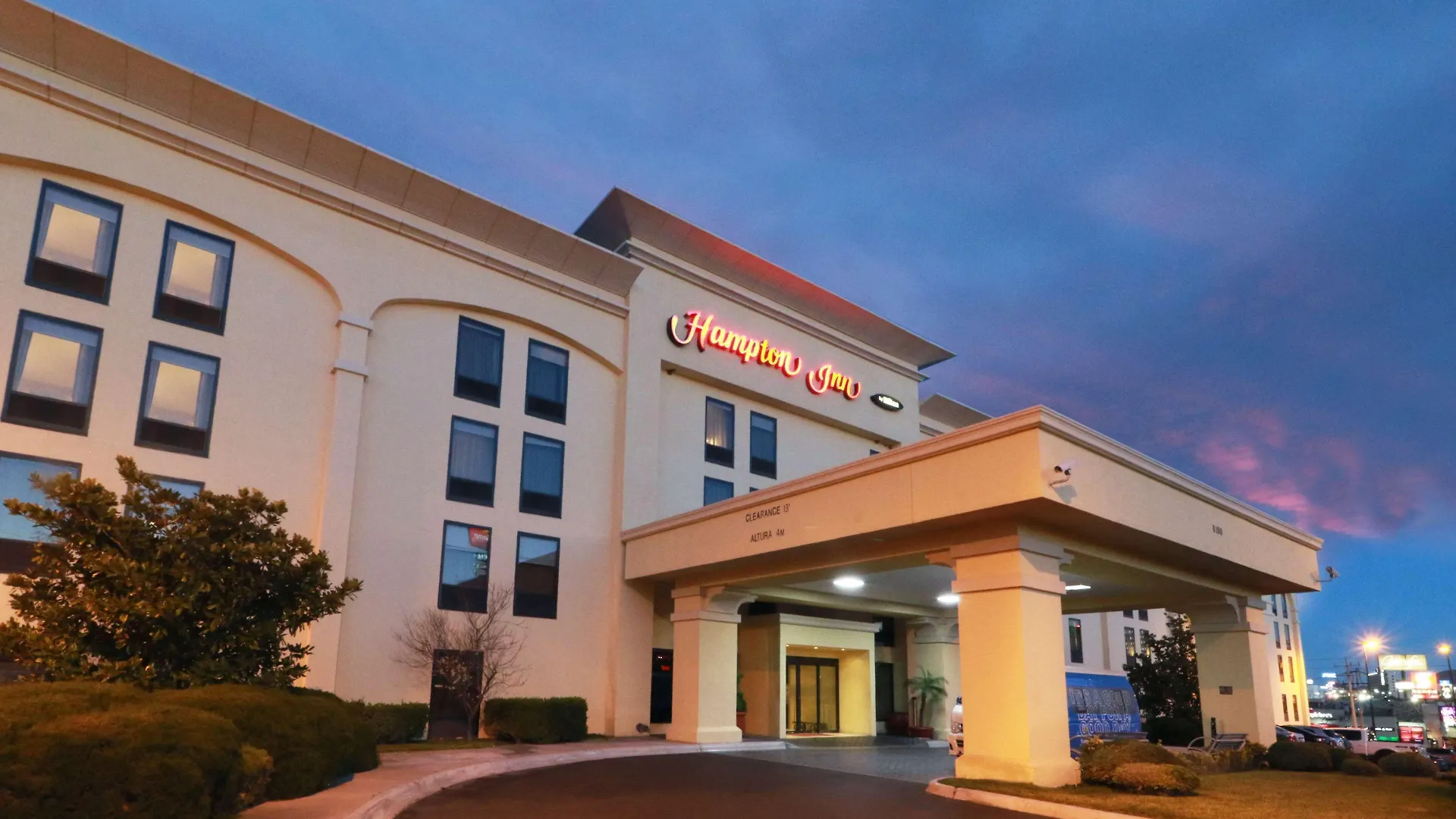 Staying Near Catedral de Chihuahua: 5 Business Hotels Compared