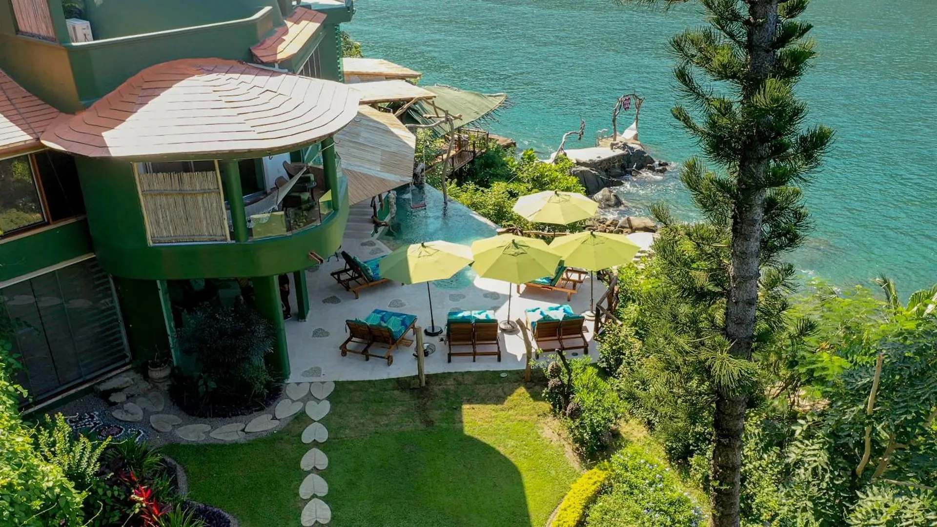 15 Beach Hotels in Mexico That Actually Deliver on the Coast