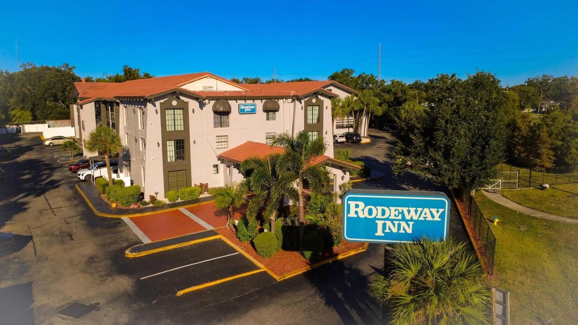 4 Budget Hotels Near Rivercrest Park Worth Booking
