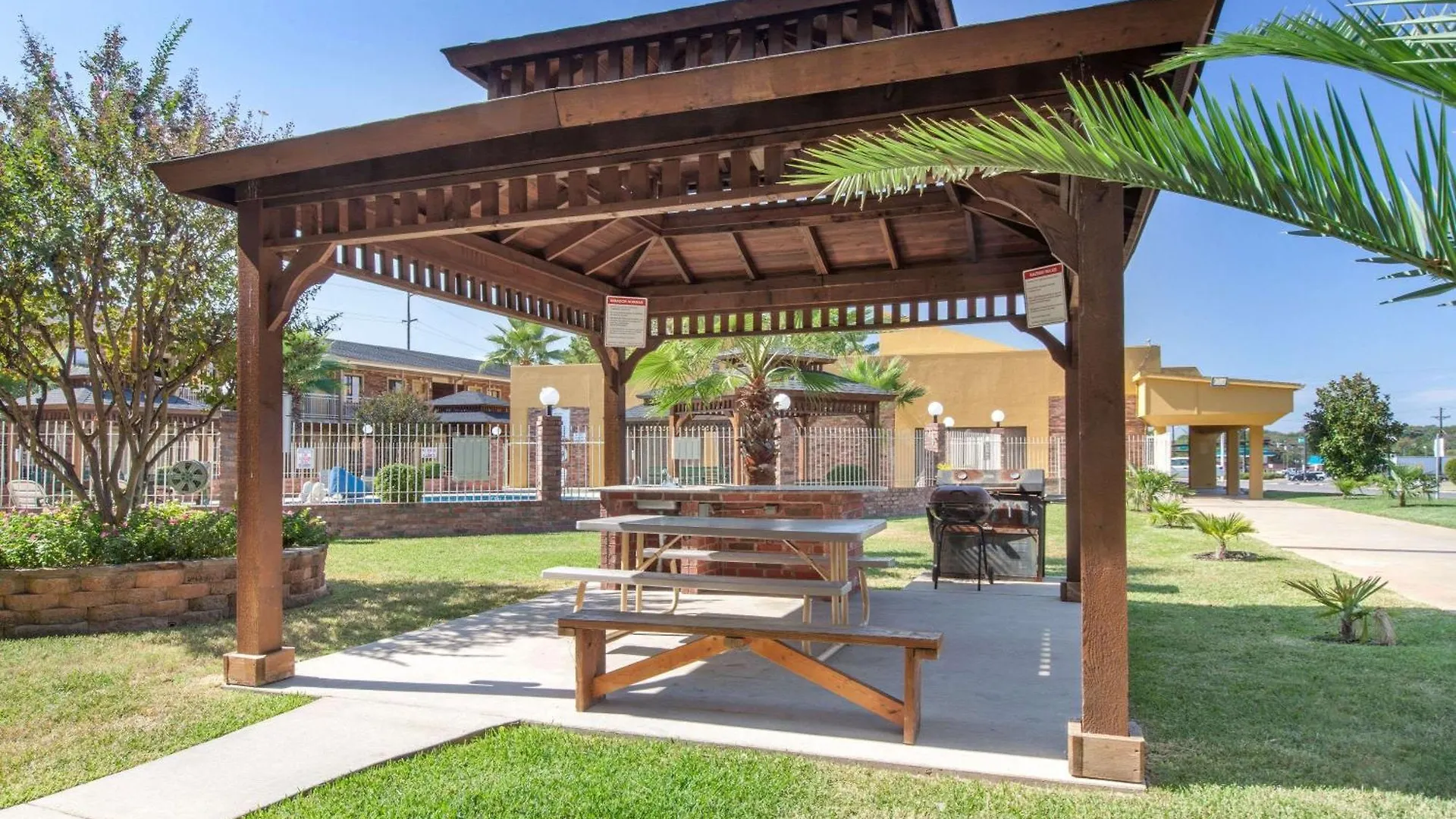 2 Budget Hotels Near T K Gorman Football Field Tyler