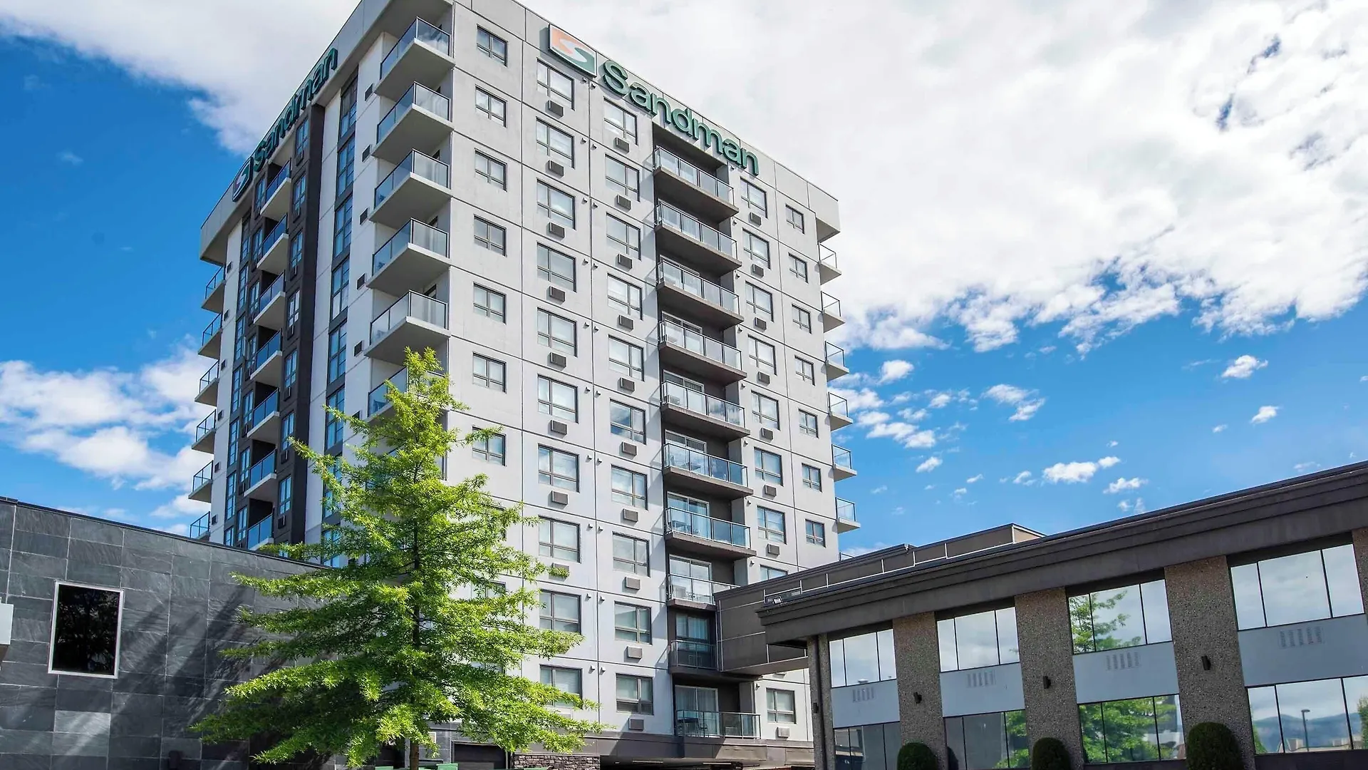 6 Family Hotels Near Elks Lodge Kelowna Worth Booking