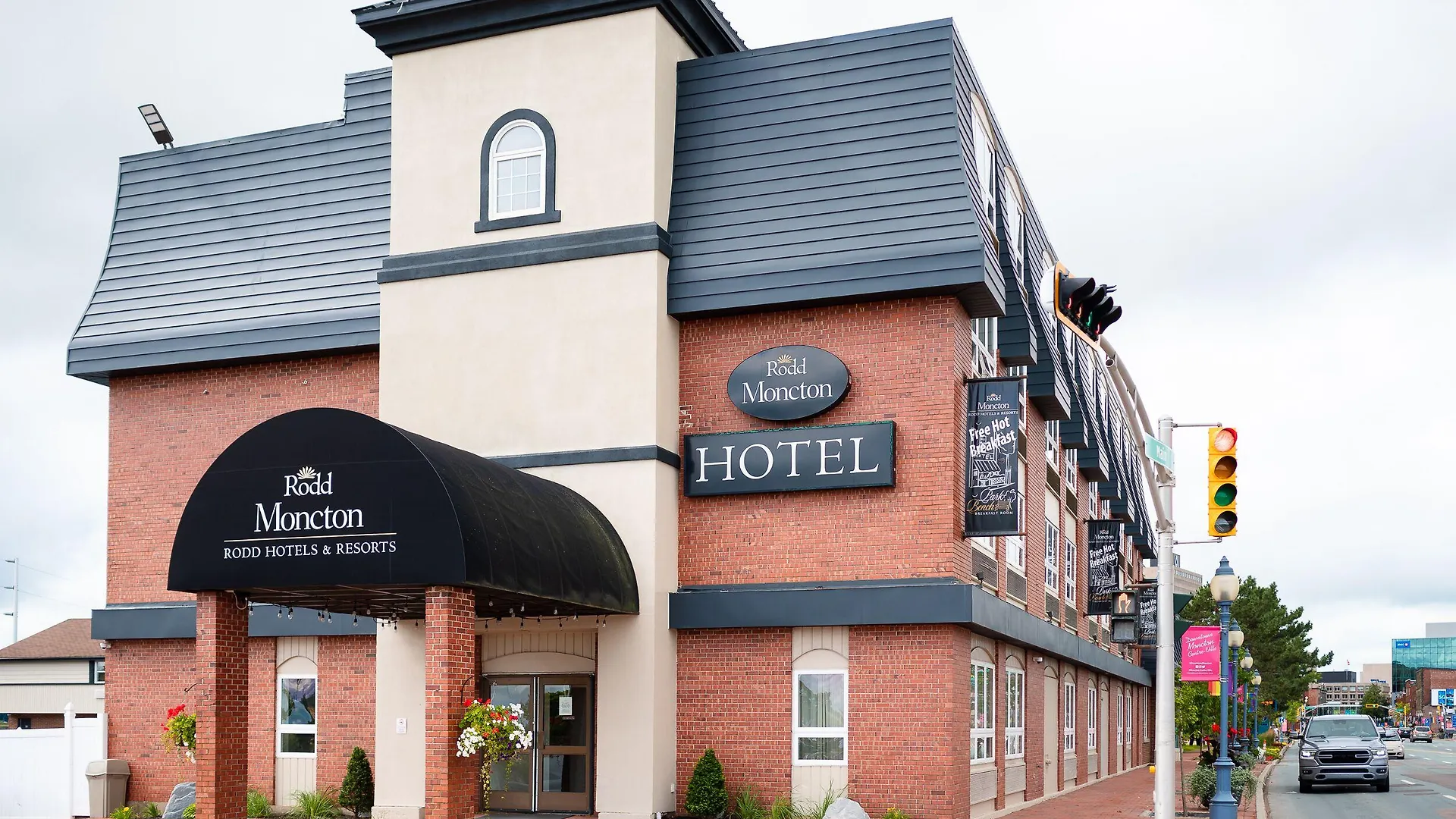 Staying in Bay of Fundy: 11 Central Hotels Compared