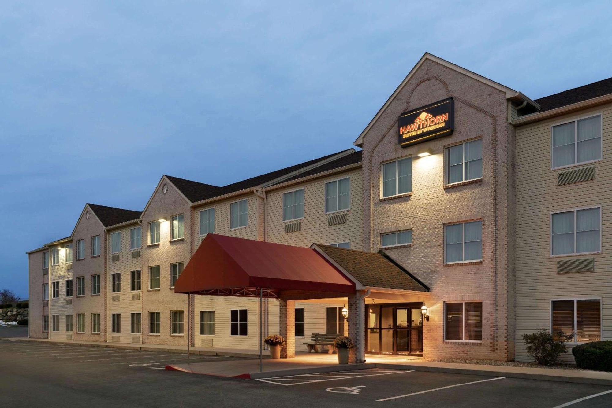 3 Business Hotels Close to The Amish Village in Strasburg