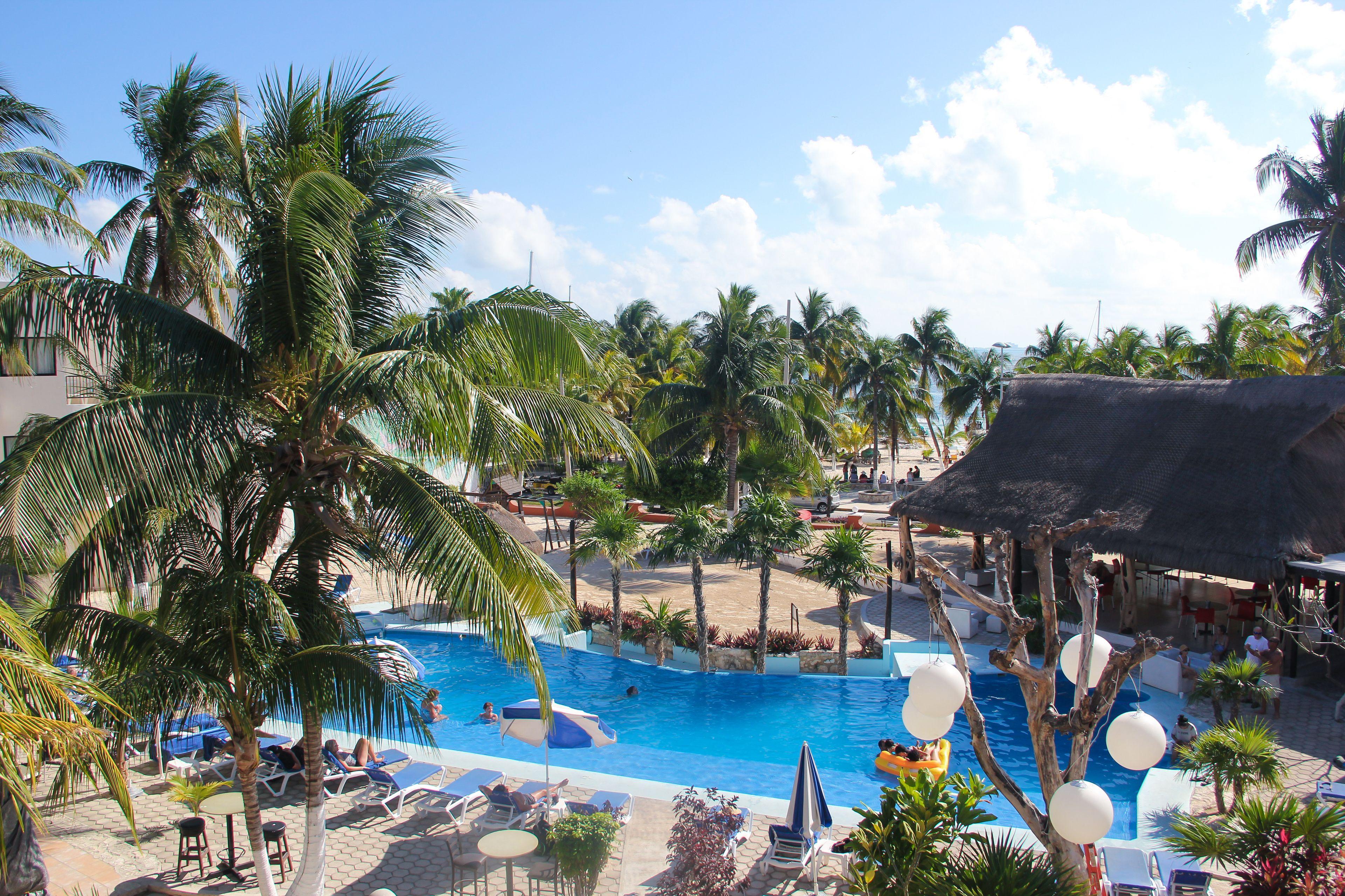 14 Best Hotels Near El Meco Ruins for Isla Mujeres Access